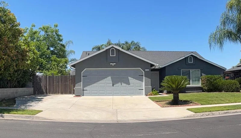 1727 Hume Drive