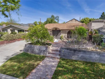 836 N Parish Place