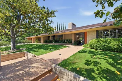 1046 Oak Grove Place