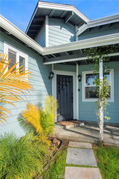 5231 Glasgow Way photo 2