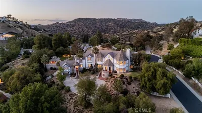 1 Mustang Lane