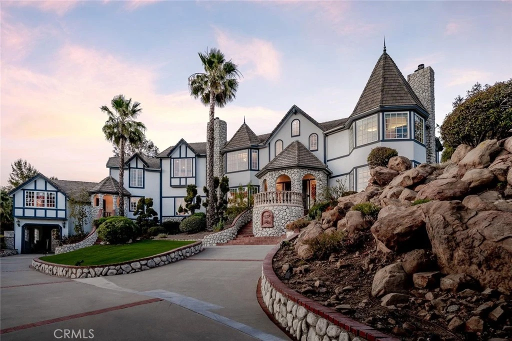Interior 2