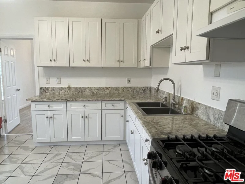 1145 5th Avenue 7 photo 2