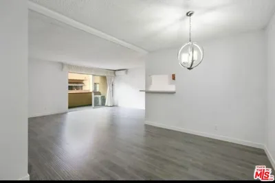 855 Victor Avenue 210