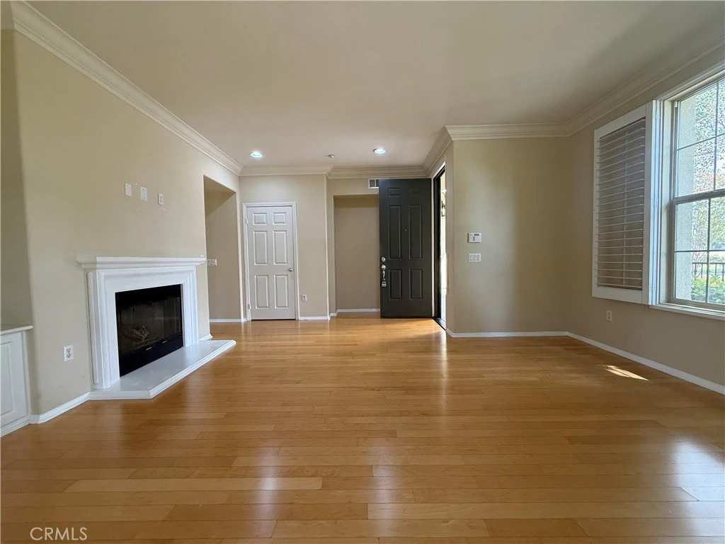 Interior 4