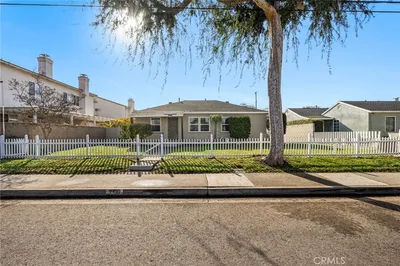 2100 W Valencia