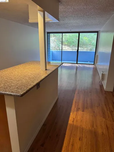 555 Pierce St 536 photo 2