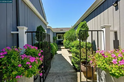 583 ROLLING HILLS LANE