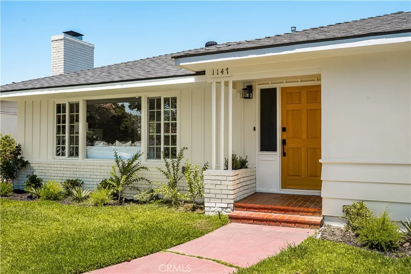 1147 W 10th