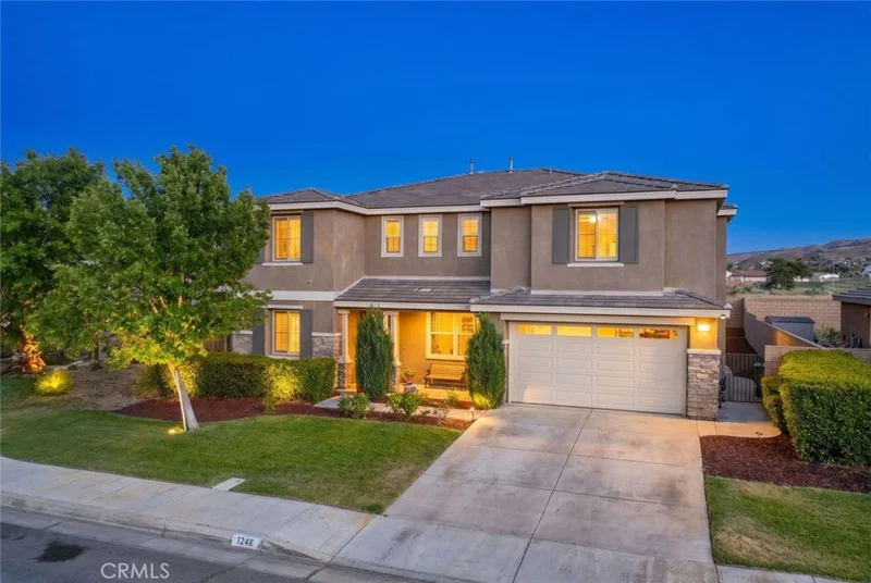1242 Wellington Drive, Palmdale, CA 93551