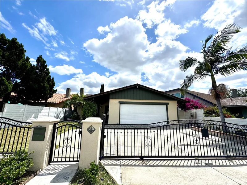8512 Mission photo 2
