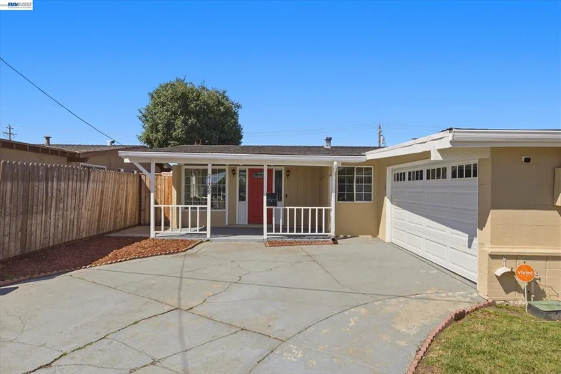 27409 Capri Ave photo 2