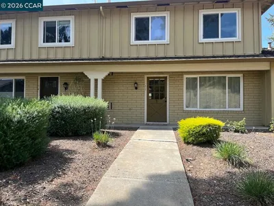 13 Fountainhead Ct
