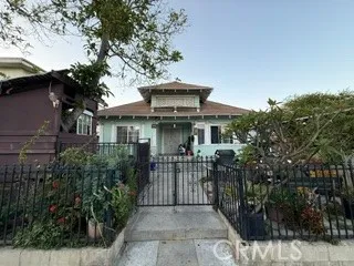 1457 W 25th