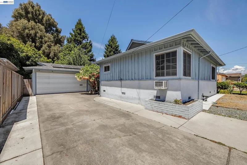 27029 Jennings Way, Hayward, CA 94544-43