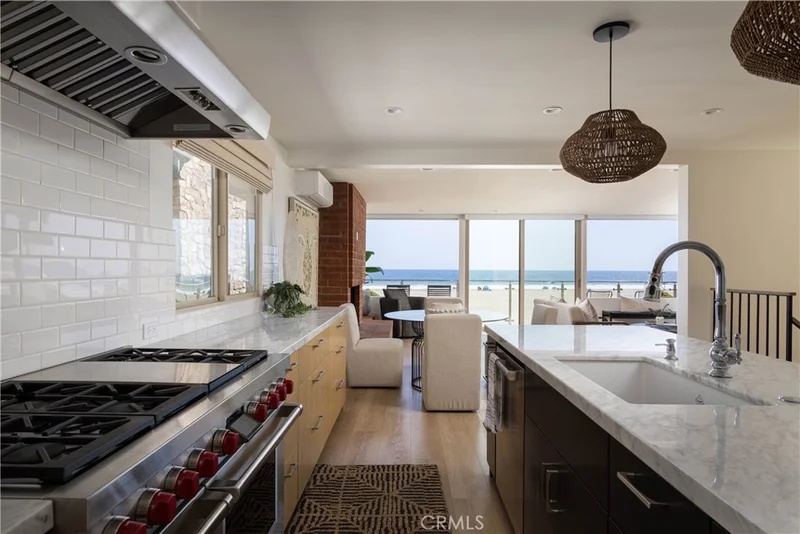 6704 W Oceanfront