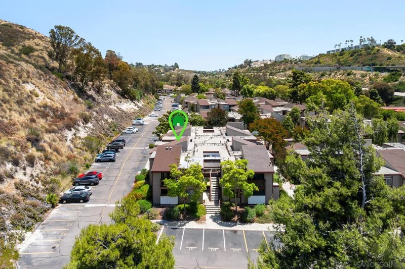 5422 Adobe Falls 10, San Diego, CA 92120