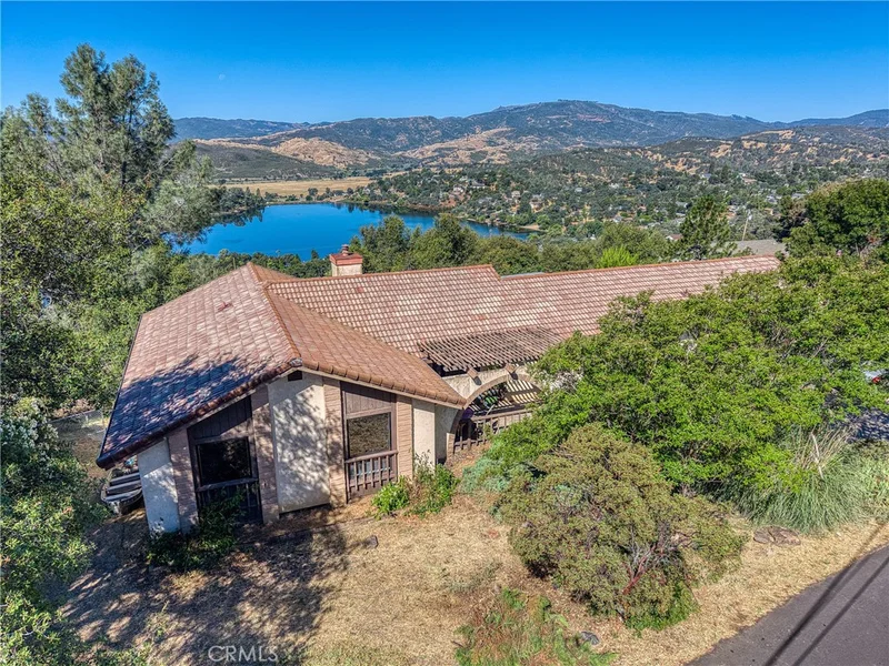 17045 Squirrelhill, Hidden Valley Lake, CA 95467