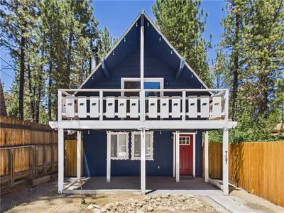 727 Elysian Boulevard photo 2