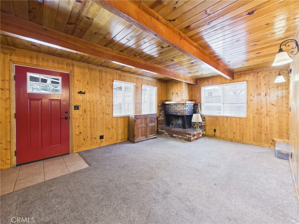 Interior 4