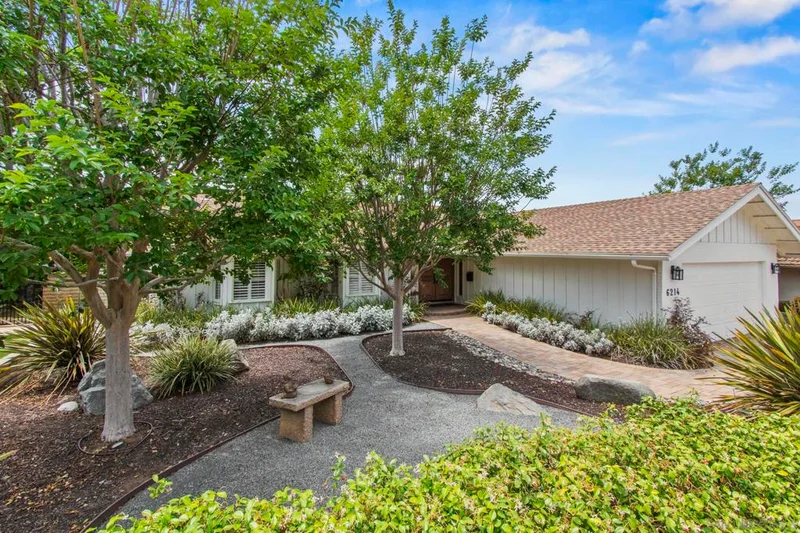 6214 Lake Lucerne Dr, San Diego, CA 92119