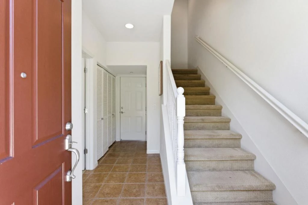 Interior 3
