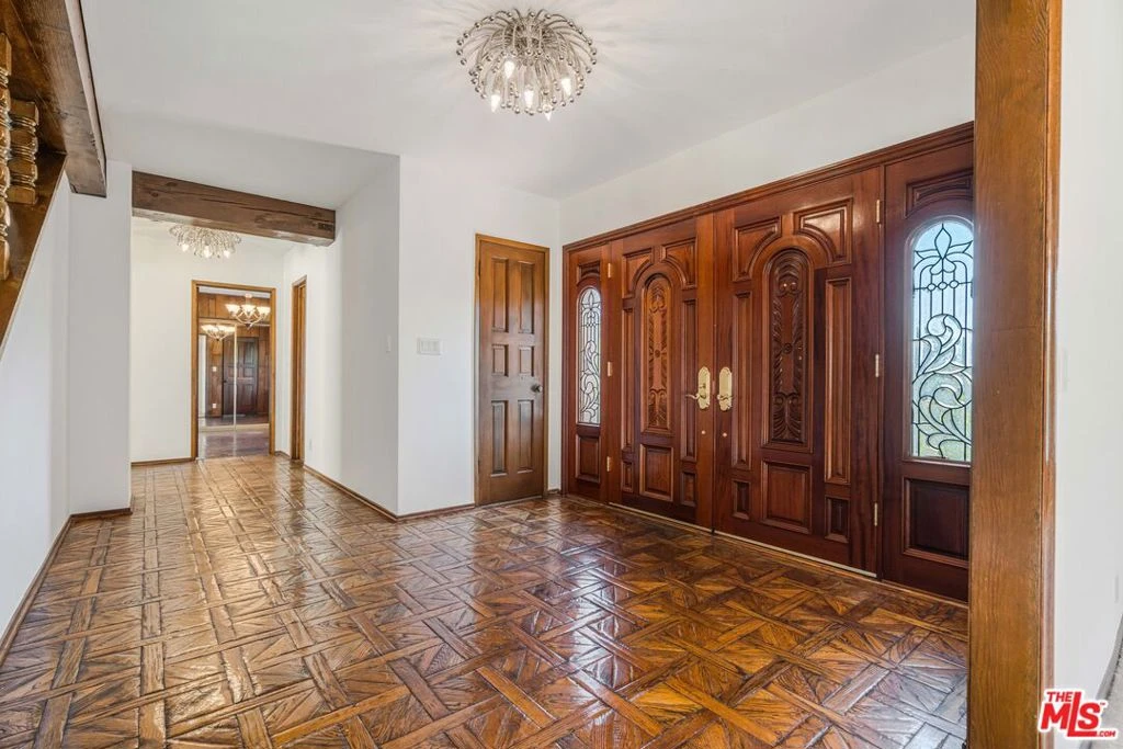 Interior 2