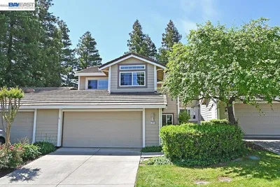 3869 MacGregor Cmn