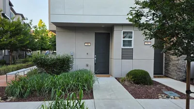 386 Rhythm Lane