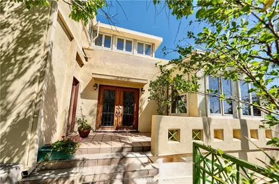 1735 Foothill