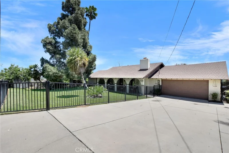 6198 Limonite, Jurupa Valley, CA 92509