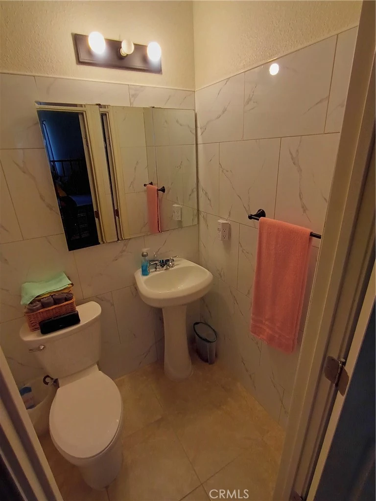 Interior 4