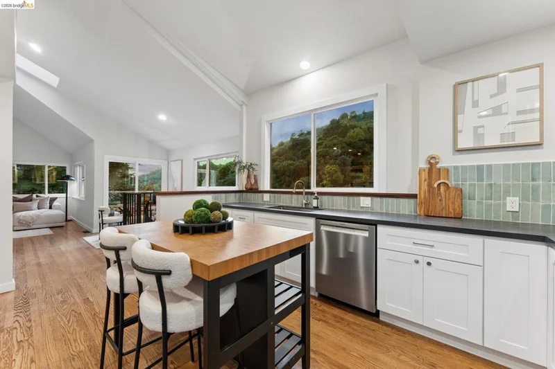 1053 Rispin Dr, Berkeley, CA 94705