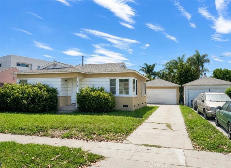 2738 E Madison, Carson, CA 90810