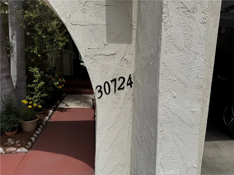 30724 CALLE RESPLENDOR photo 2