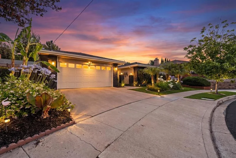 6465 Coral Lake