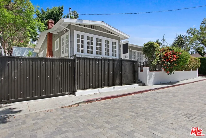 6145 Carlos Avenue, Los Angeles, CA 90028