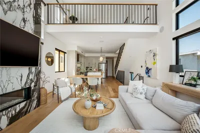1743 Van Horne Lane