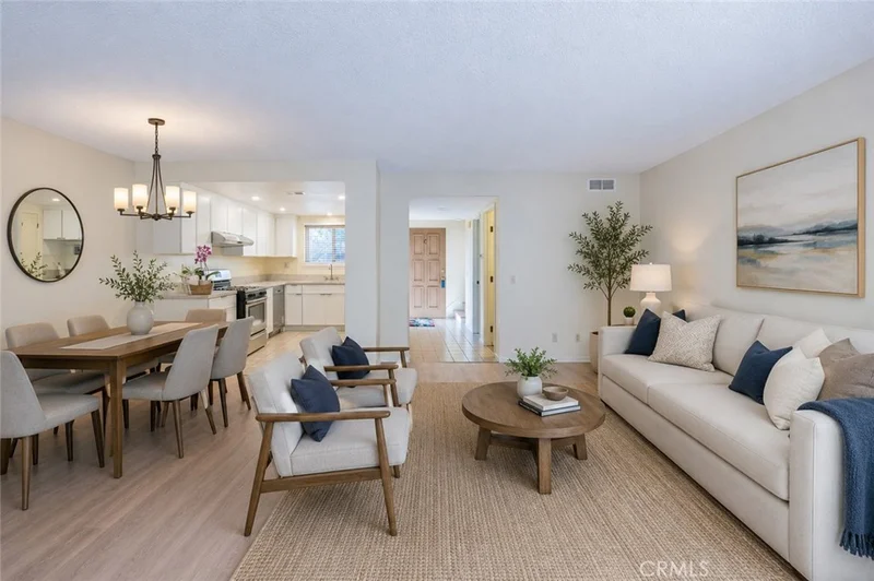 1008 Las Lomas Unit C