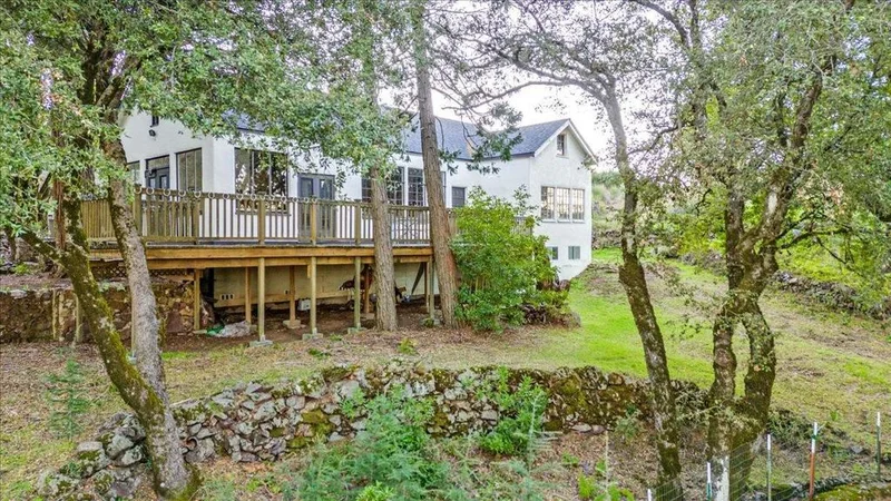 15880 Soda Springs Road