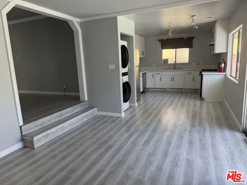 6556 Forbes Avenue photo 2