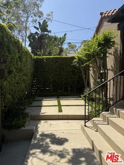 9001 Phyllis Avenue photo 2