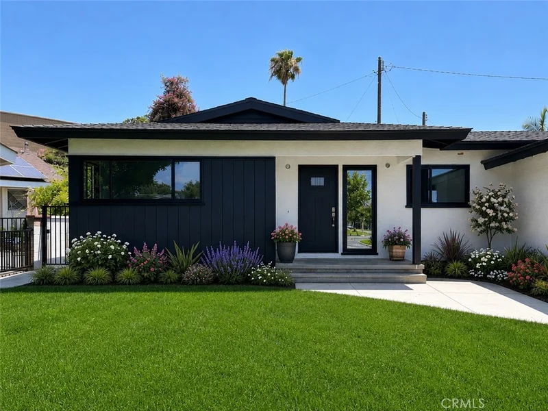 1814 N Studebaker