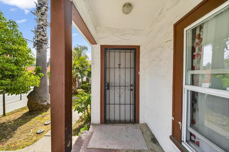 315 Ocean Street photo 2
