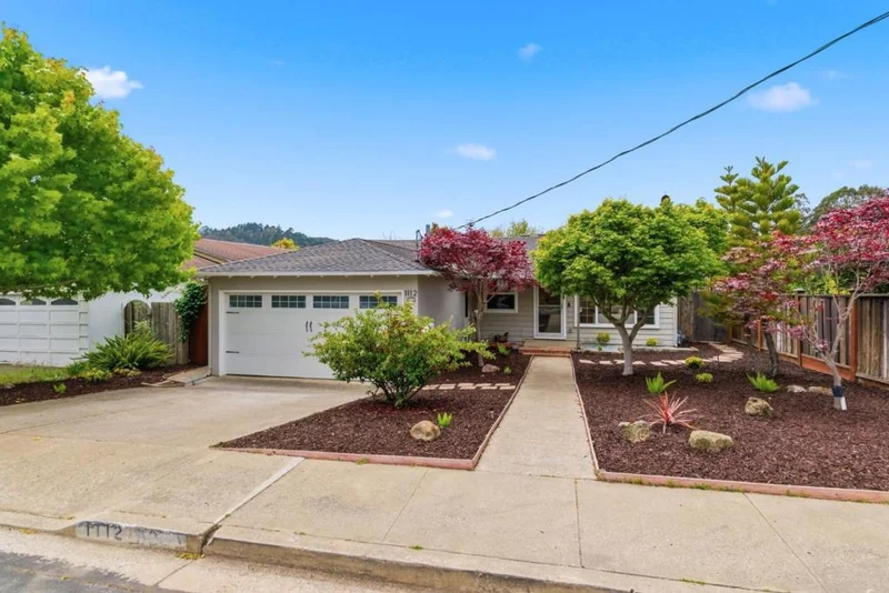 1112 Escalero Avenue, Pacifica, CA 94044