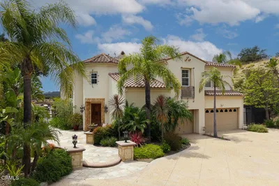 2741 Sleepy Hollow Place