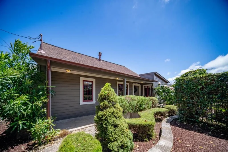 515 Dickman Avenue, Monterey, CA 93940