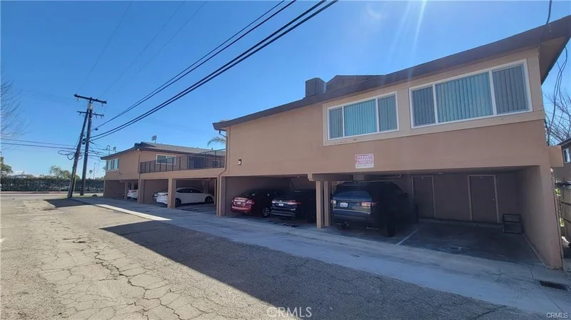 811 Orchid Court J photo 2