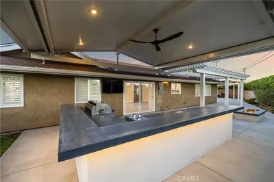 1620 Victoria Place photo 2