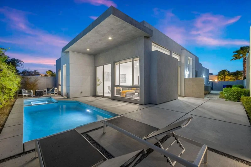 4251 Amber Lane, Palm Springs, CA 92262